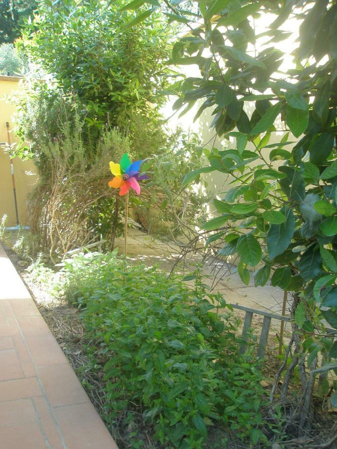 B&B La Rondine Tra Pisa E Lucca San Giuliano Terme Buitenkant foto