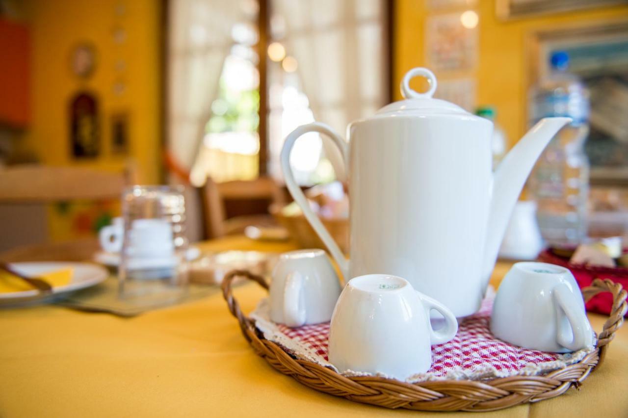 B&B La Rondine Tra Pisa E Lucca San Giuliano Terme Buitenkant foto
